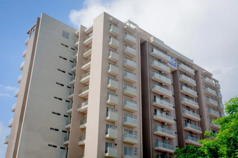 Wimbledon Tower, an eleven-storey apartment building on Kawdana Road